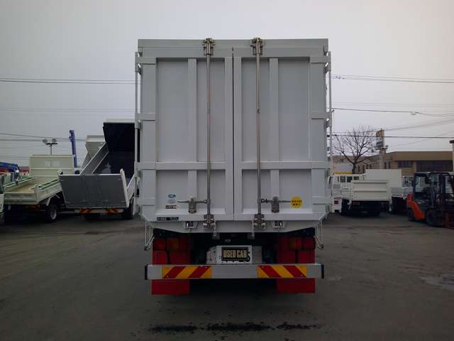 Isuzu Forward 11