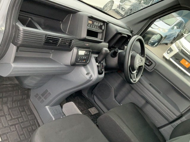 Honda N-VAN 9