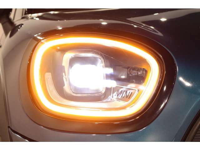 MINI Crossover 11