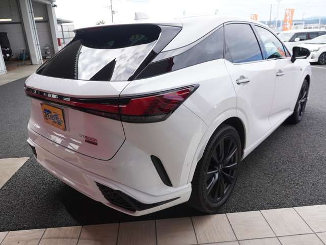 Lexus RX 7