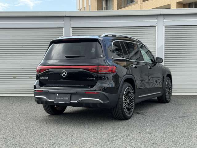 Mercedes-Benz EQB 9