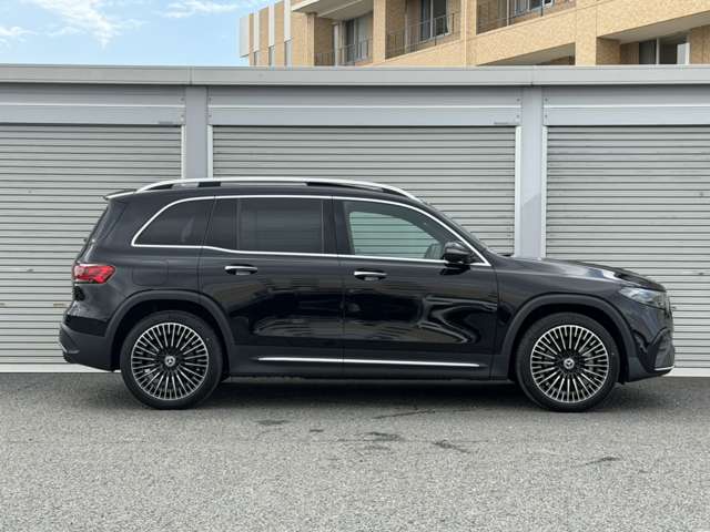 Mercedes-Benz EQB 10