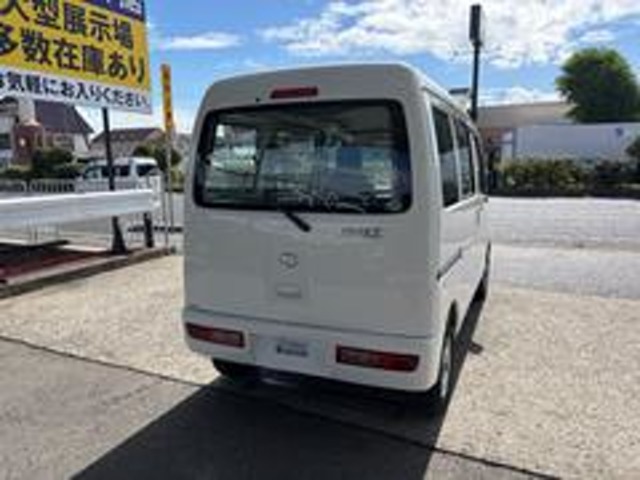 Daihatsu Hijet Cargo 11