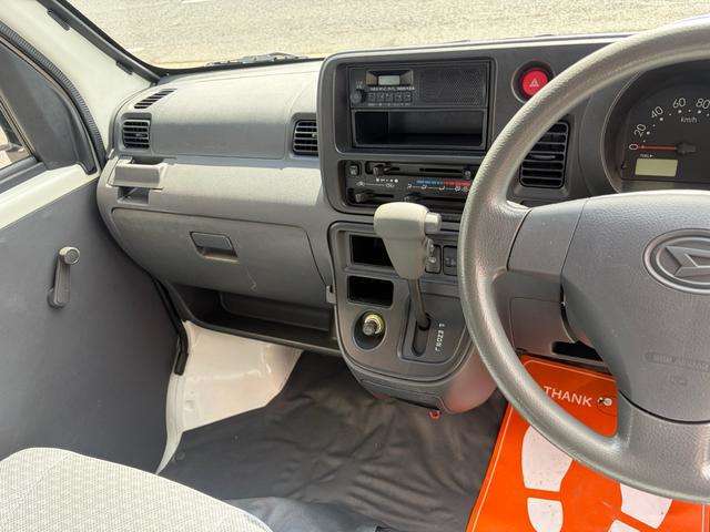 Daihatsu Hijet Cargo 5