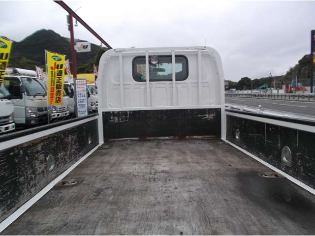 Isuzu Elf 11