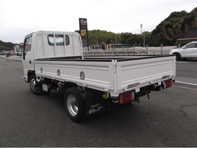 Isuzu Elf 6