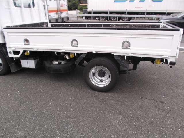 Isuzu Elf 7