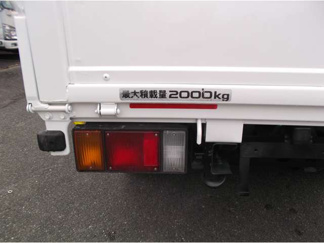 Isuzu Elf 8
