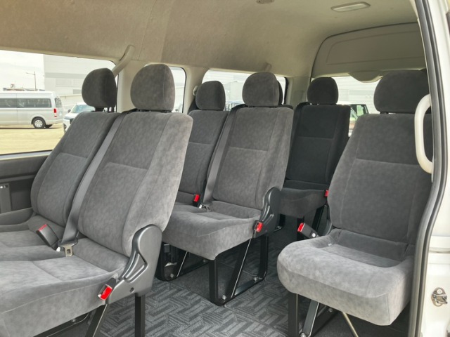Toyota Hiace 12