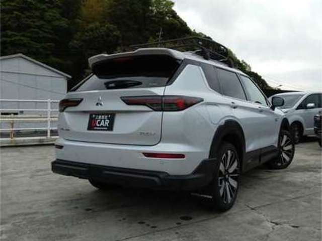 Mitsubishi Outlander 2