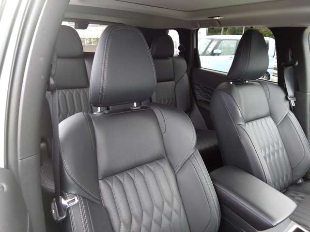 Mitsubishi Outlander 4