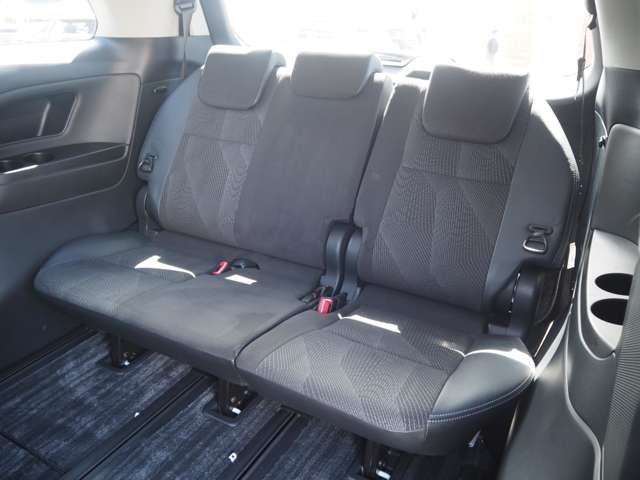 Toyota Estima Hybrid 11