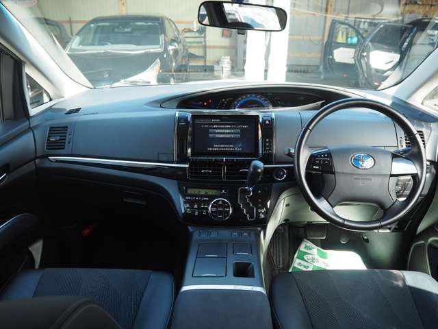 Toyota Estima Hybrid 2