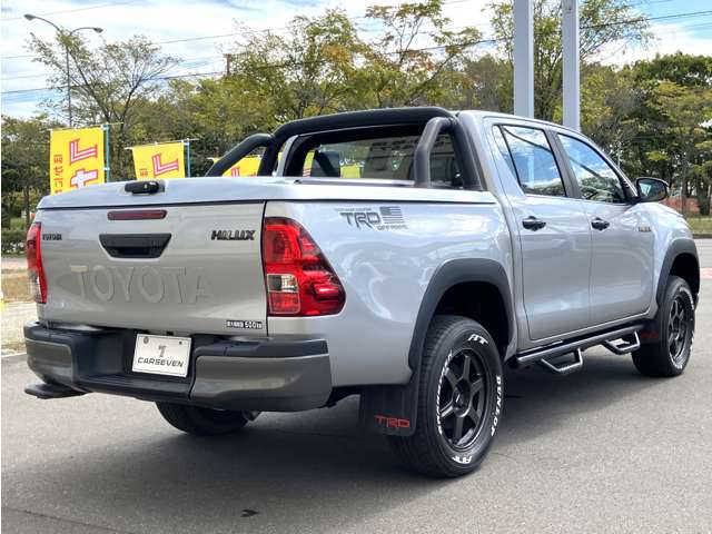 Toyota Hilux 9