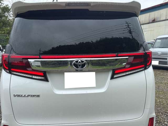 Toyota Vellfire 7