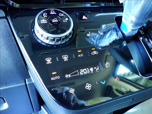 Mitsubishi Delica Mini 10