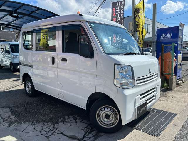 Mitsubishi Minicab Van 3