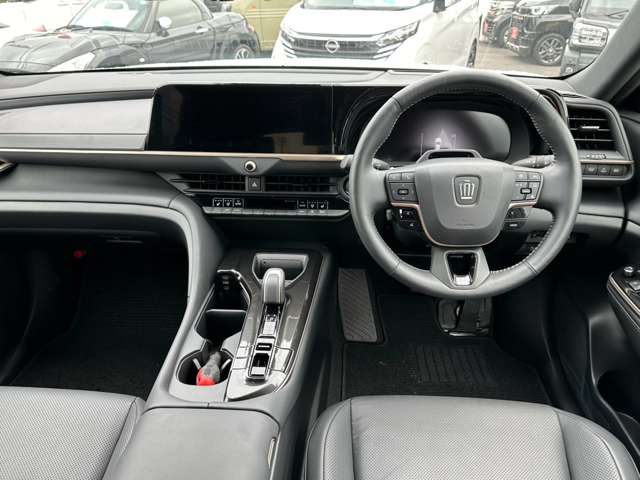 Toyota Crown Sport 6