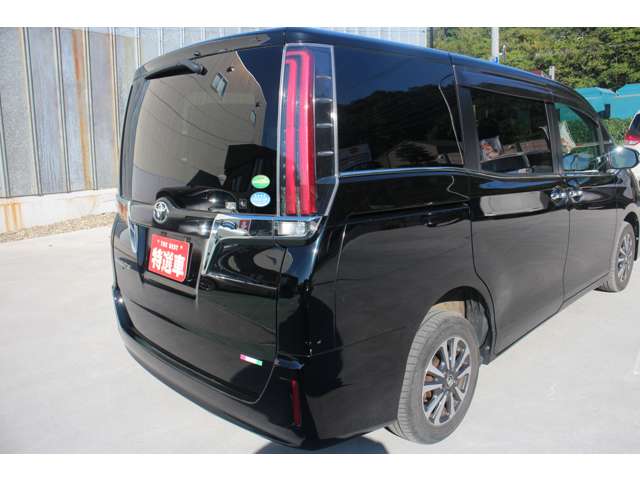 Toyota Esquire 4