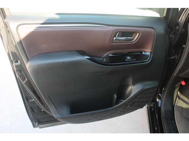 Toyota Esquire 8