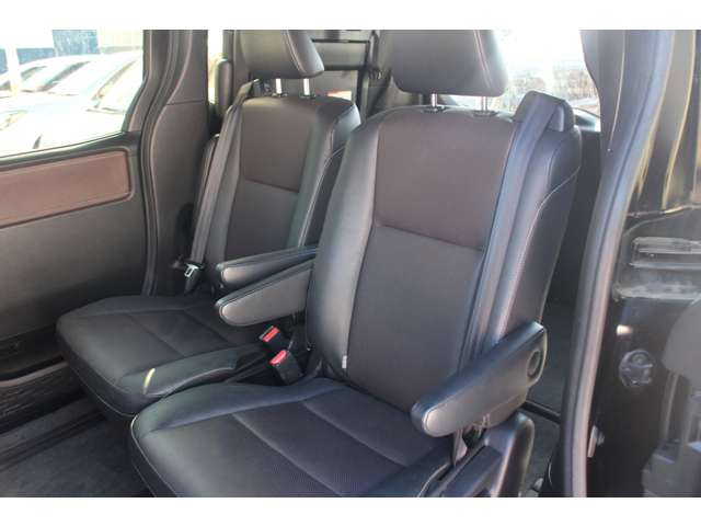 Toyota Esquire 9