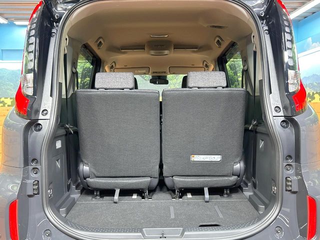 Toyota Sienta 11