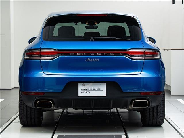 Porsche Macan 4