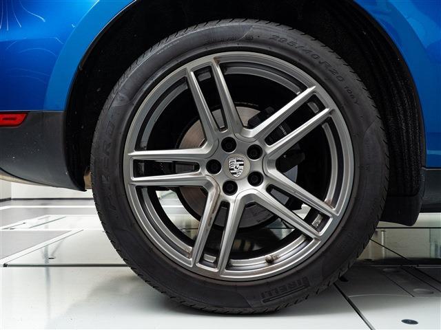 Porsche Macan 6