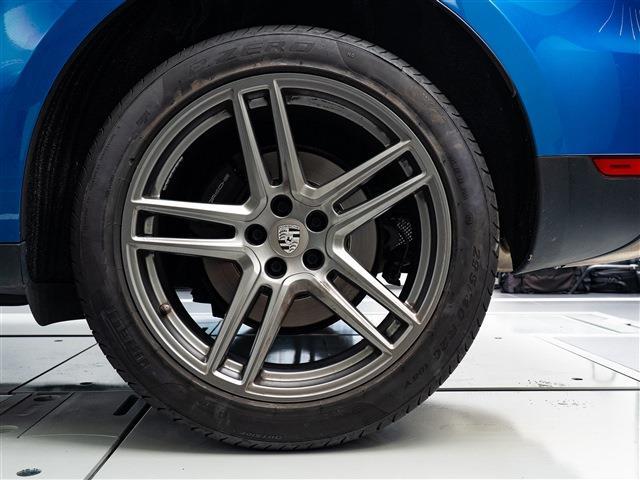 Porsche Macan 8