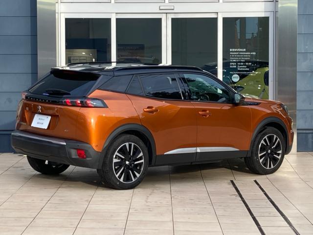 Peugeot SUV e-2008 10