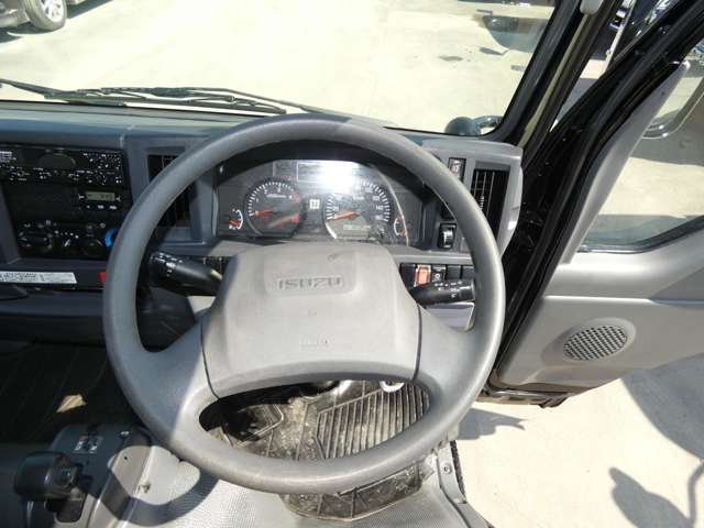 Isuzu Elf 12