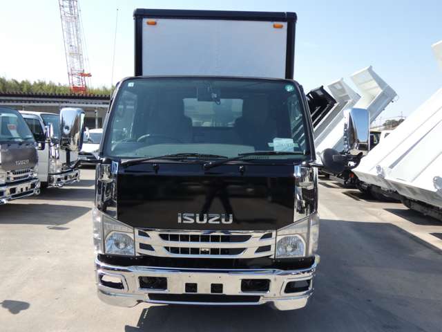Isuzu Elf 4