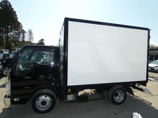 Isuzu Elf 6