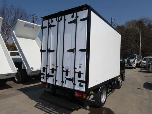 Isuzu Elf 9