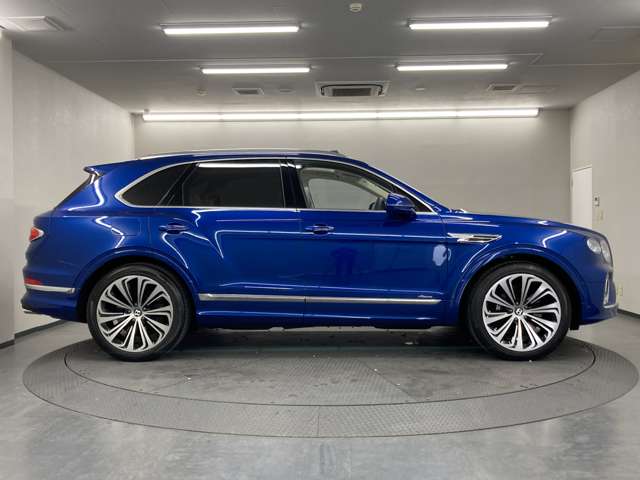 Bentley Bentayga 11