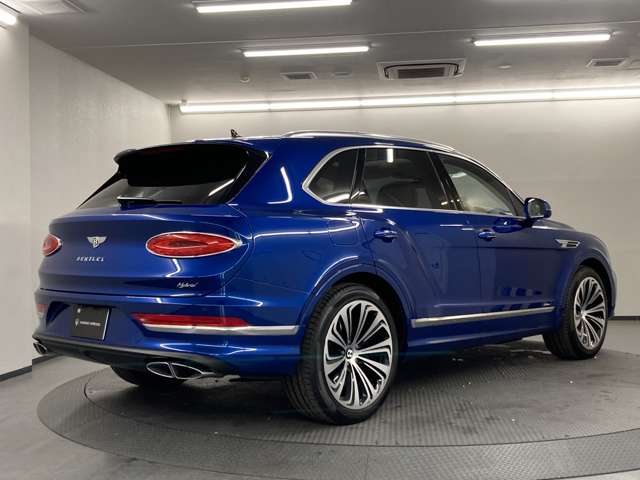 Bentley Bentayga 4