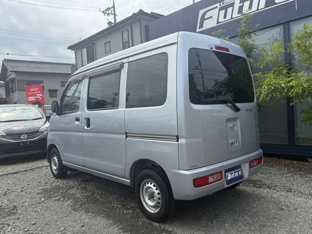 Daihatsu Hijet Cargo 10