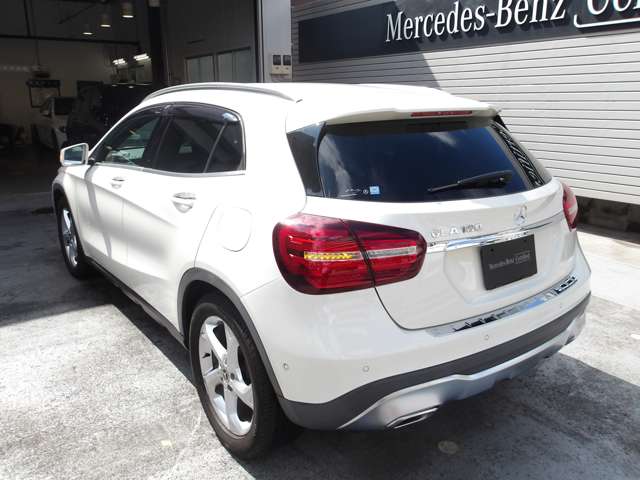 Mercedes-Benz GLA-Class 12