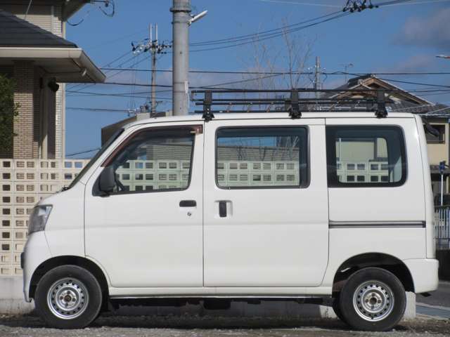 Daihatsu Hijet Cargo 12