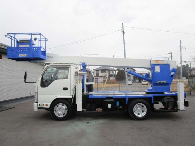 Isuzu Elf 6