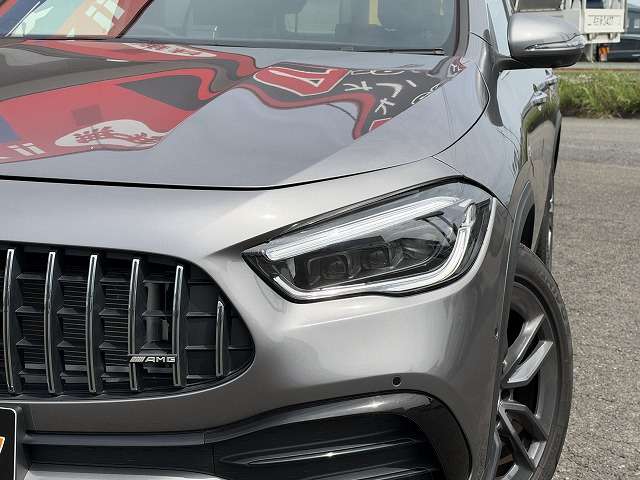 Mercedes-Benz GLA-Class 4