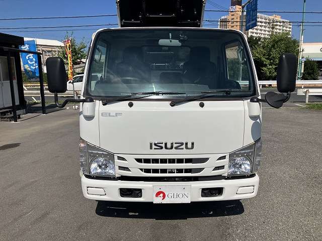 Isuzu Elf 2