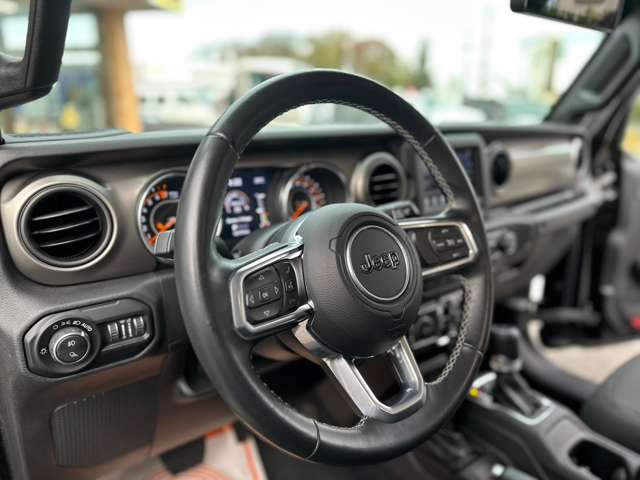 Jeep Gladiator 8