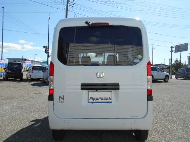 Honda N-VAN 8