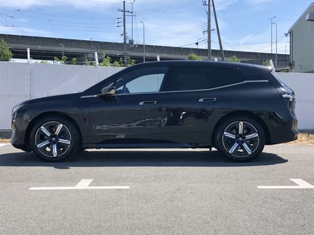 BMW iX 6