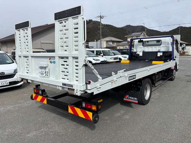Mitsubishi Fuso Canter 4