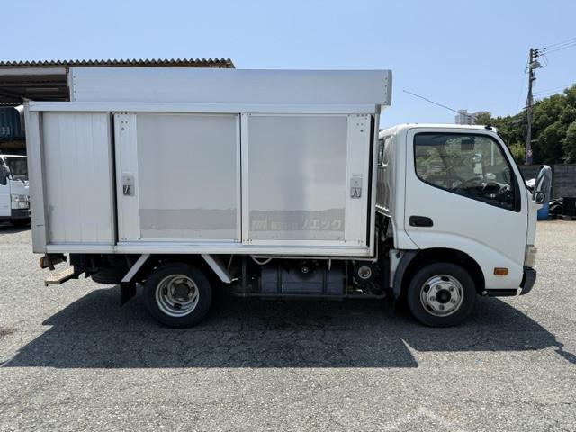 Hino Dutro 6