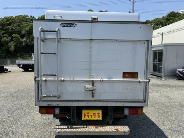 Hino Dutro 8