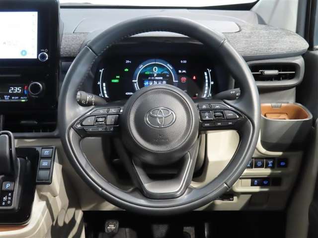 Toyota Sienta 5