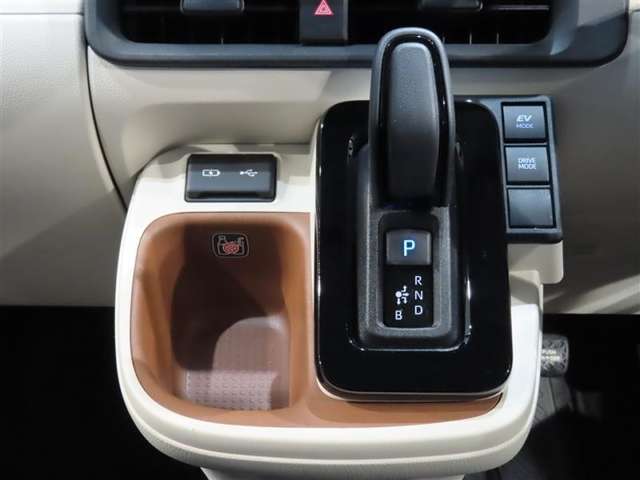 Toyota Sienta 10